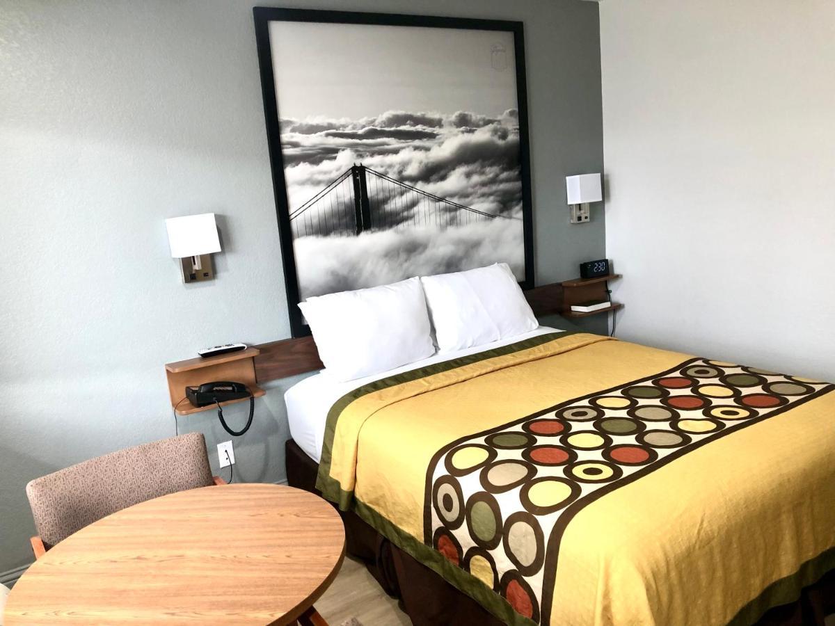 Super 8 By Wyndham Fort Bragg Extérieur photo