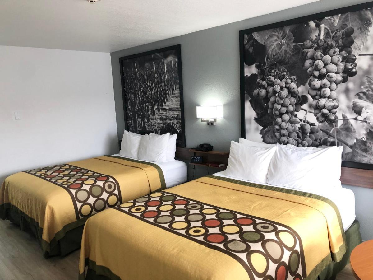 Super 8 By Wyndham Fort Bragg Extérieur photo