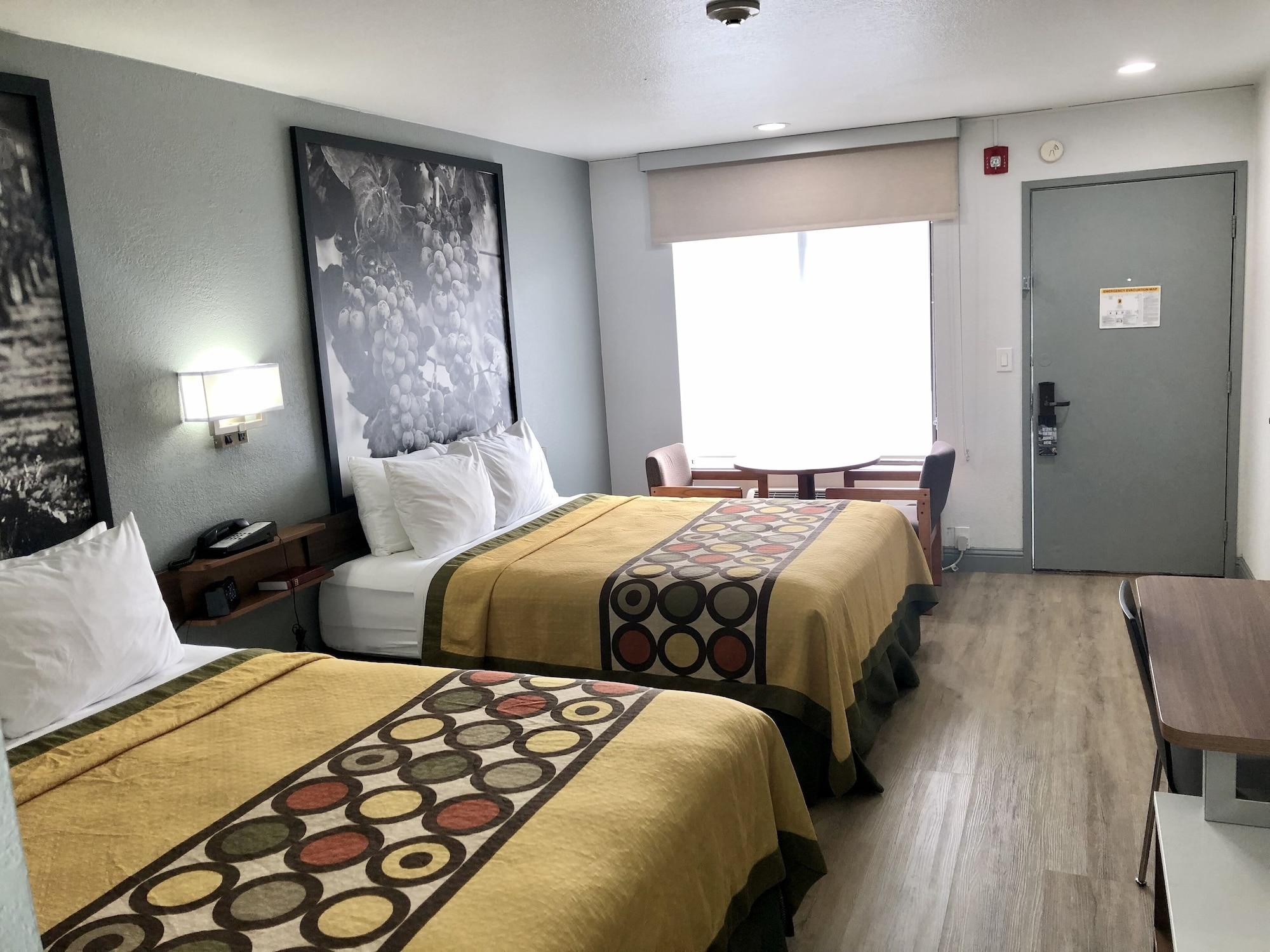 Super 8 By Wyndham Fort Bragg Extérieur photo