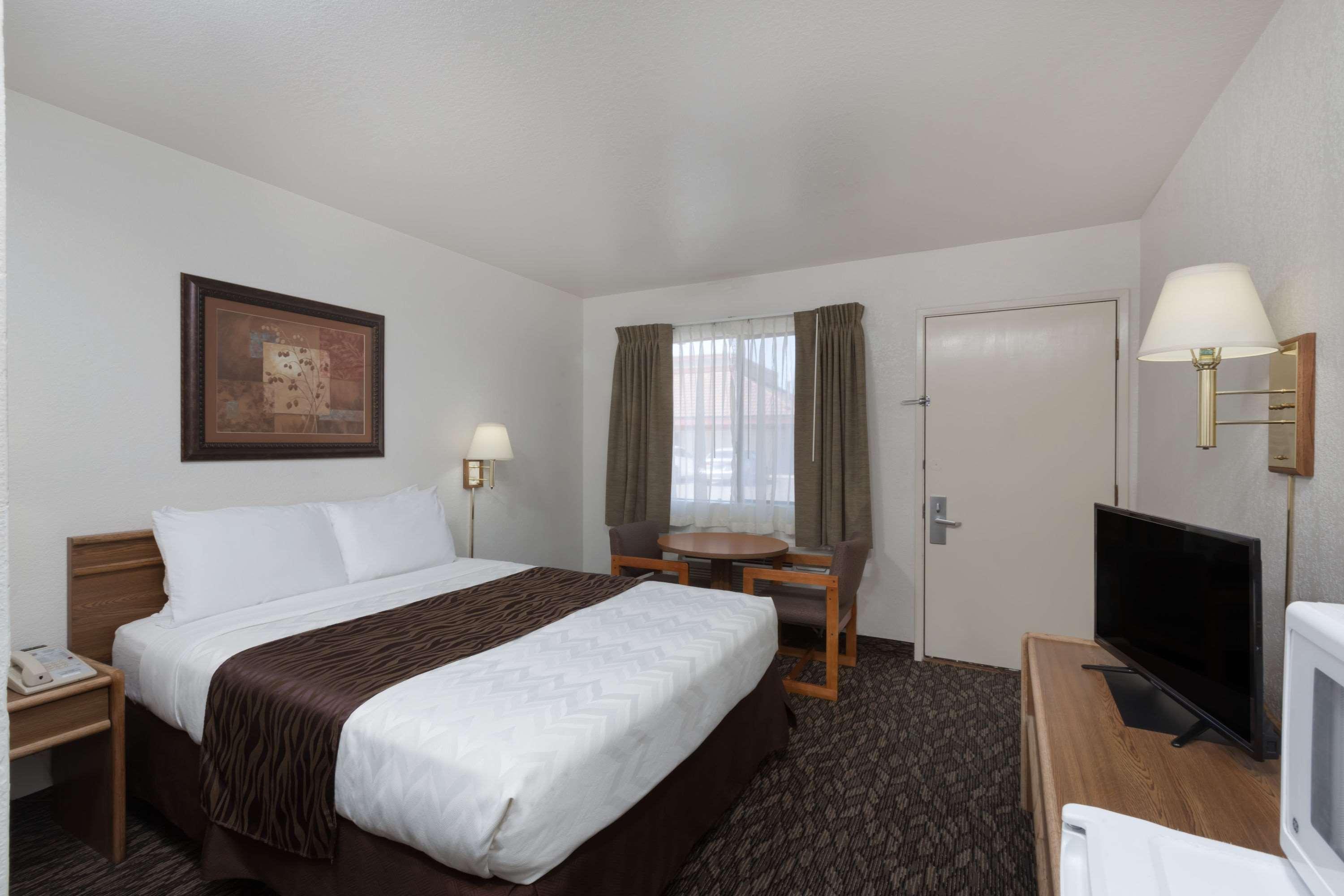 Super 8 By Wyndham Fort Bragg Extérieur photo