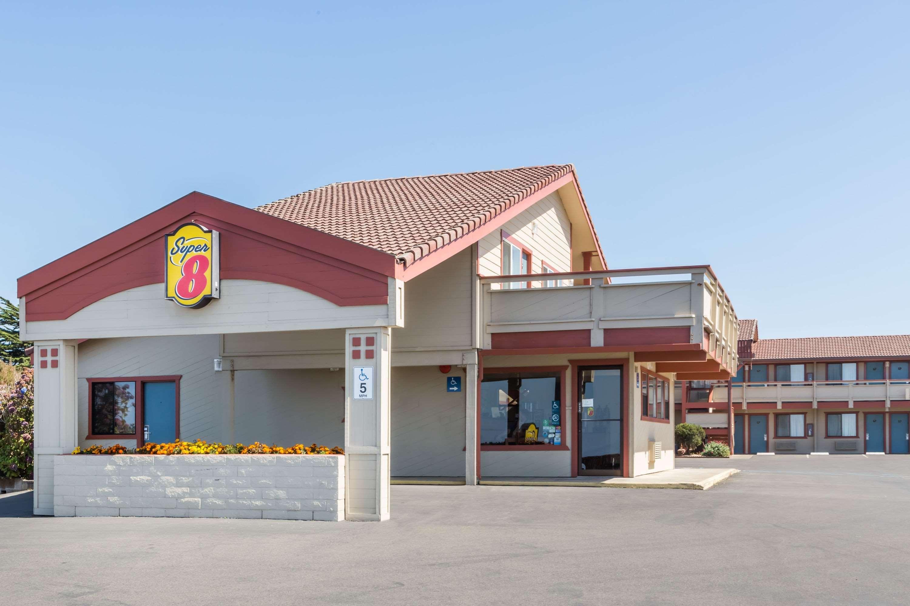 Super 8 By Wyndham Fort Bragg Extérieur photo