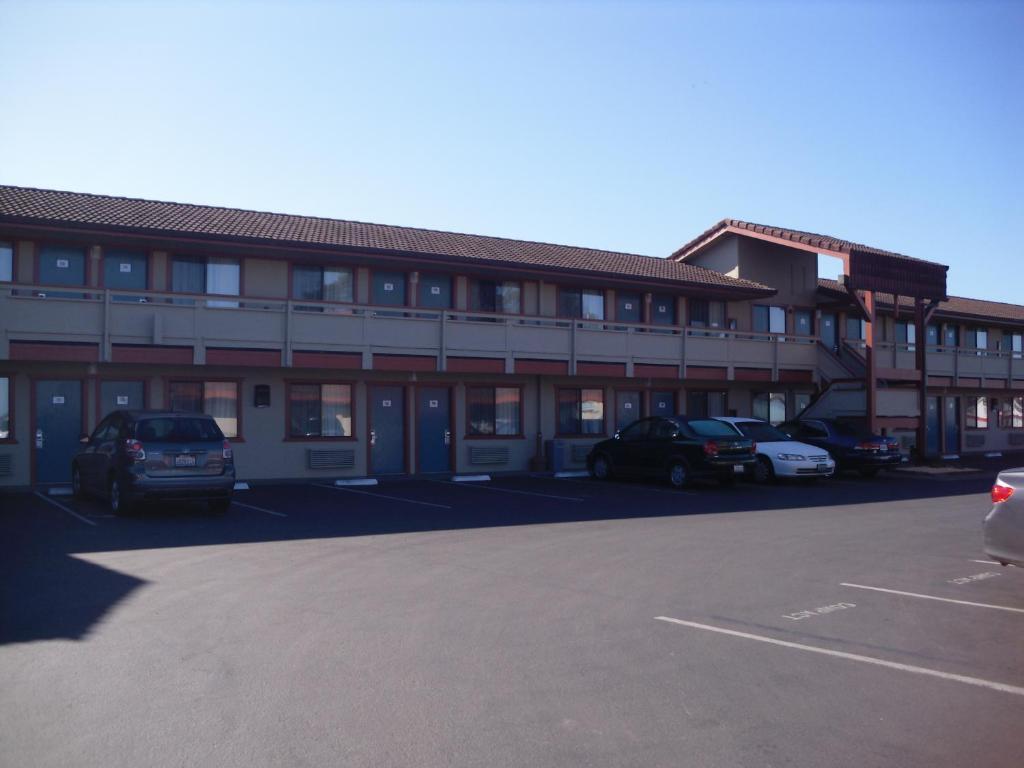 Super 8 By Wyndham Fort Bragg Extérieur photo