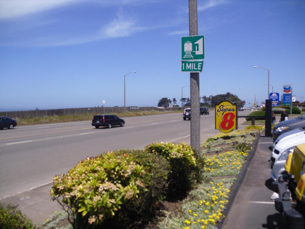 Super 8 By Wyndham Fort Bragg Extérieur photo