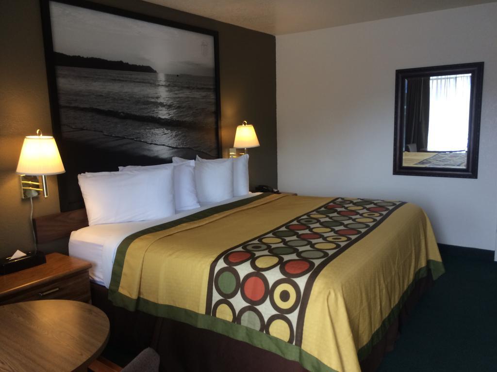 Super 8 By Wyndham Fort Bragg Extérieur photo
